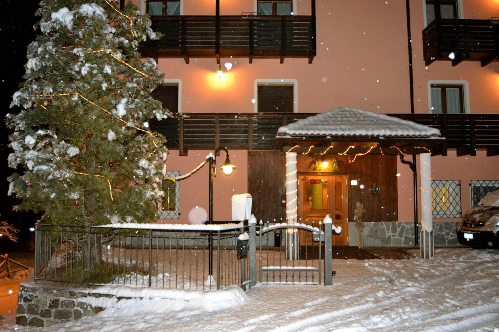 Park Hotel Bellevue Dimaro Eksteriør billede